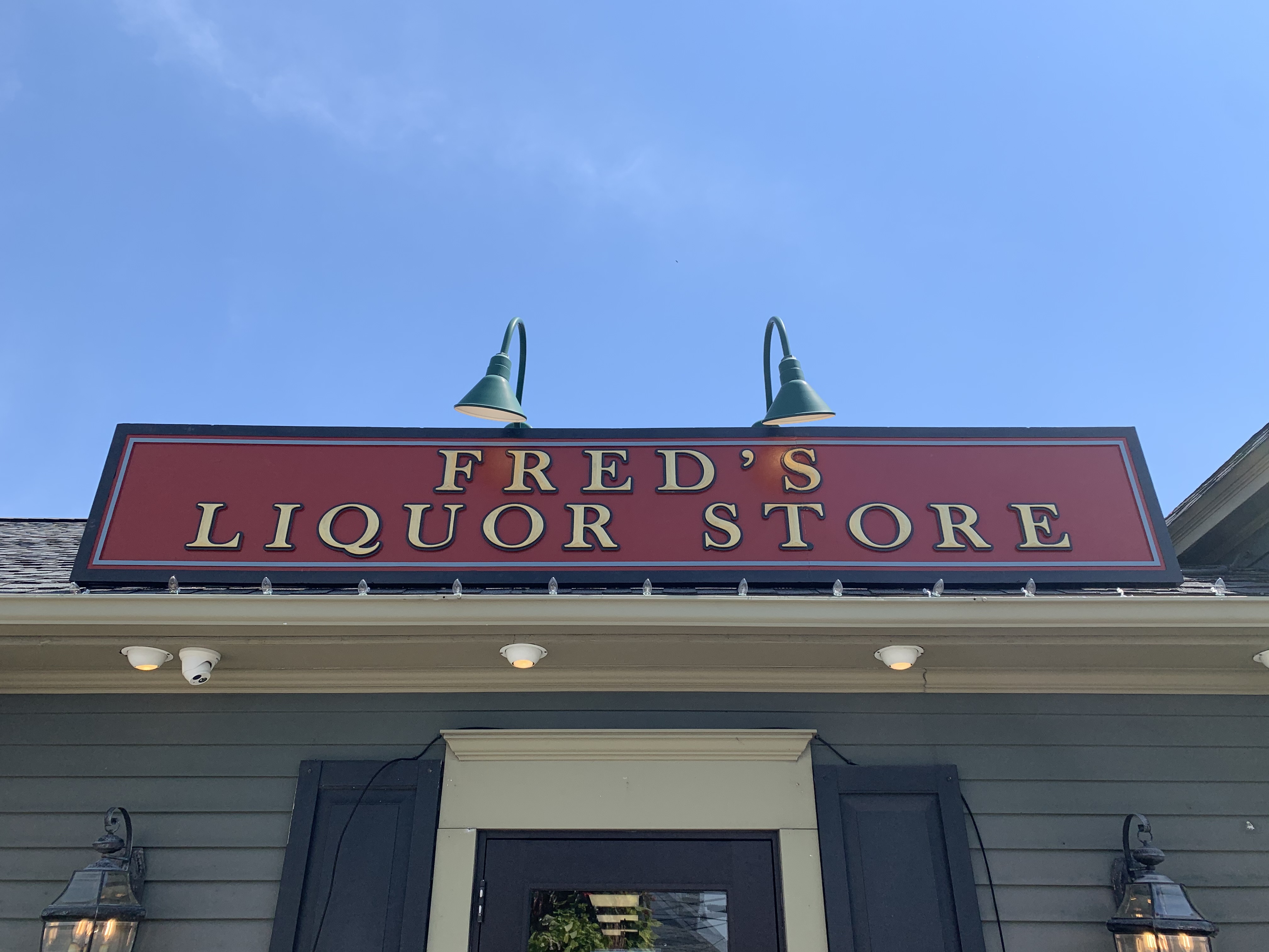 Fred's Liquor Store sign
